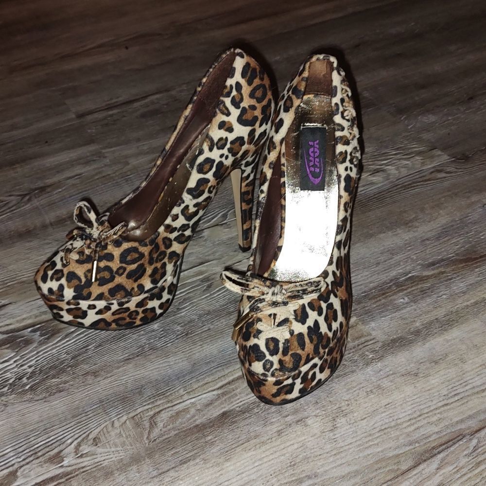 Yoki  leapard print   bow  sexy pole night out heels Sz 8.5